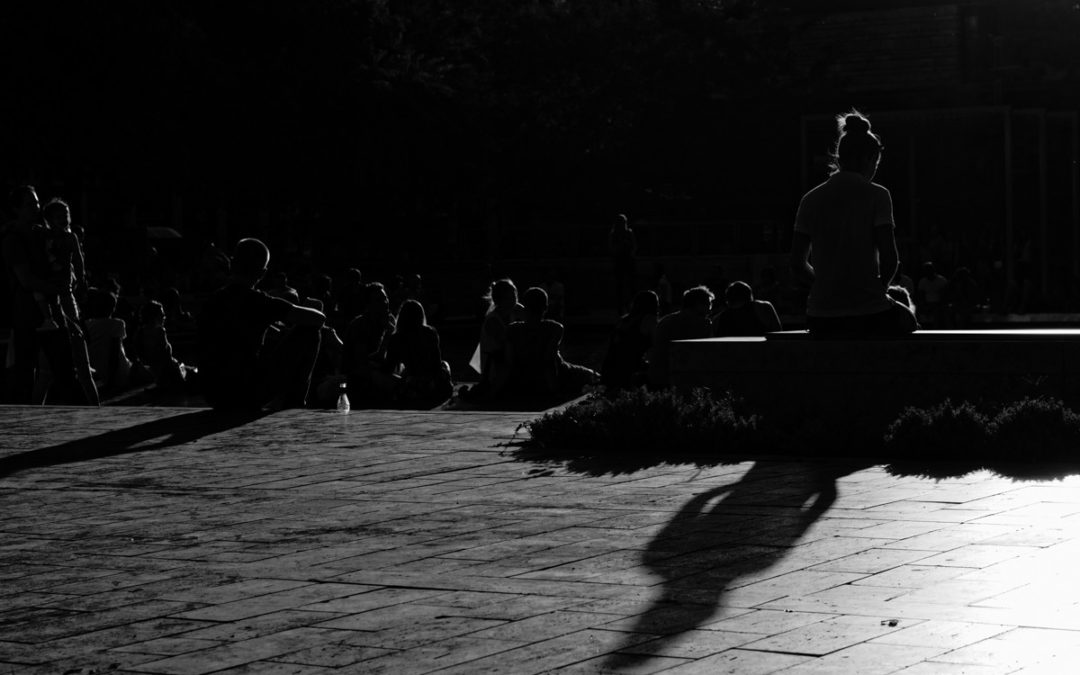 Áramló feszültség