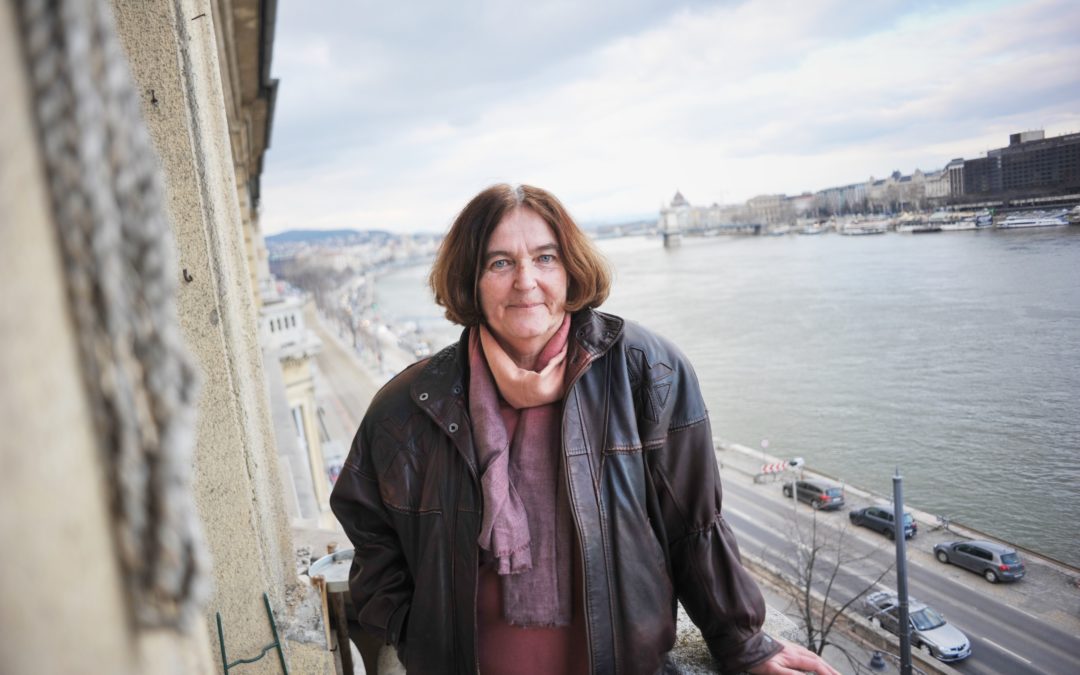 Mesélni szeretek a legjobban – Beszélgetés Saly Noémivel